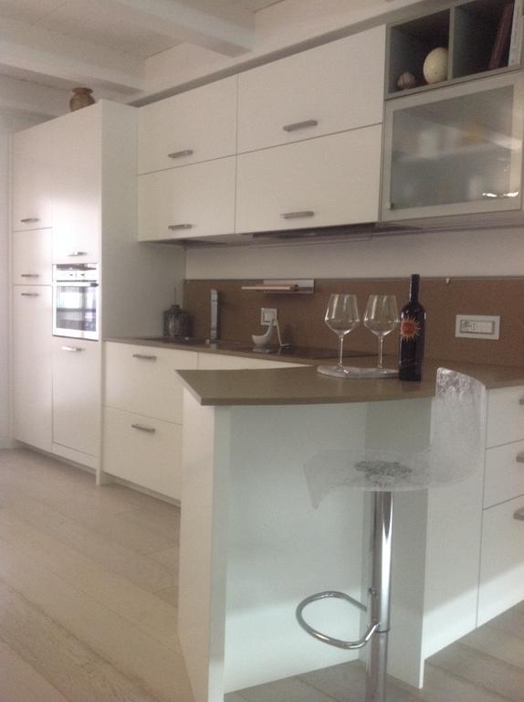 Home White Laives Extérieur photo