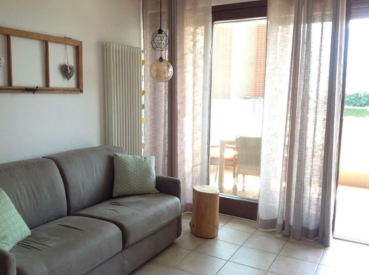 Home White Laives Extérieur photo