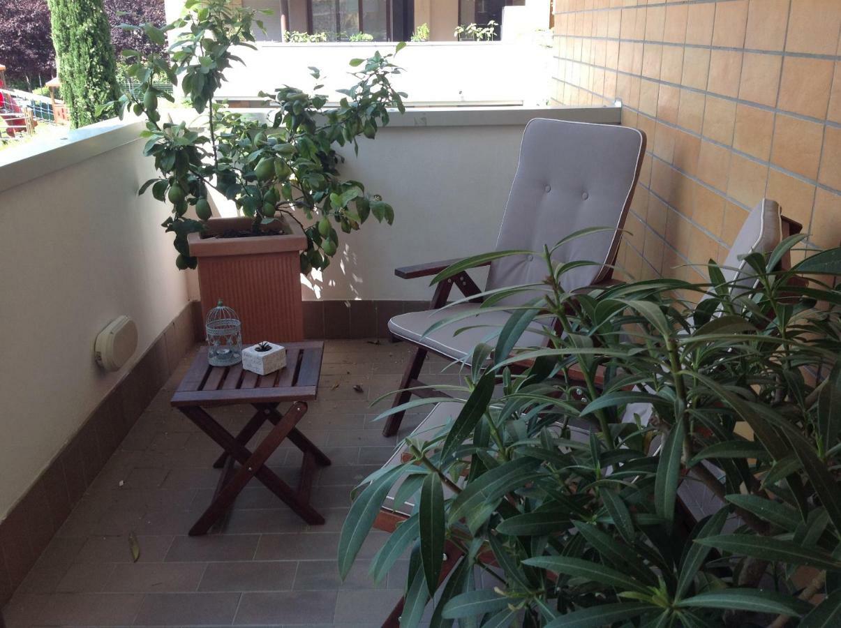 Home White Laives Extérieur photo