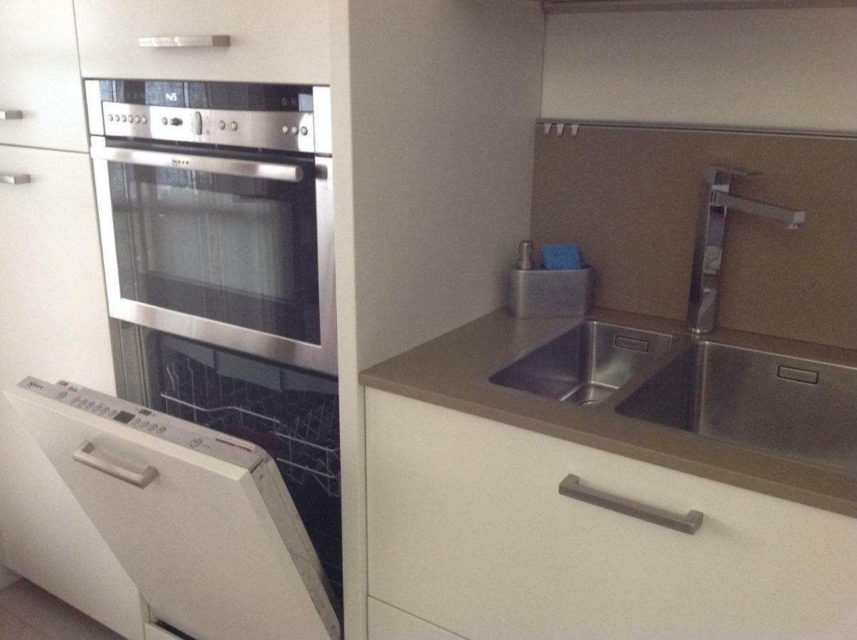 Home White Laives Extérieur photo