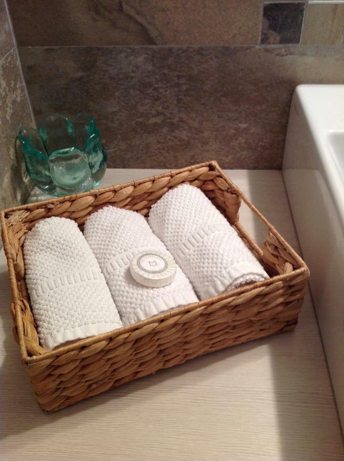 Home White Laives Extérieur photo
